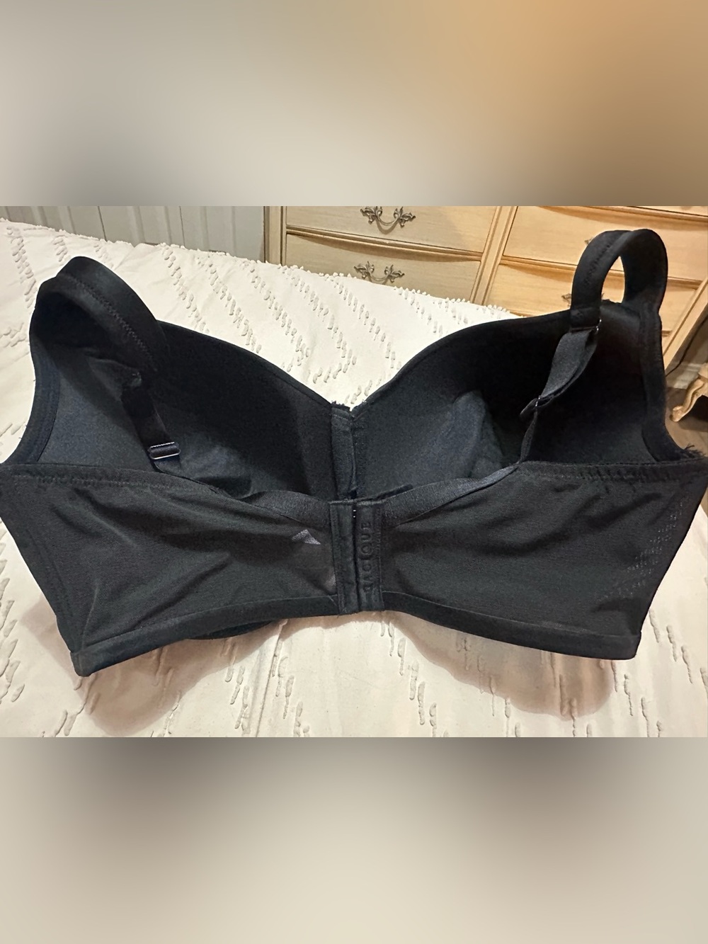 Black Bra - Smooth Coverage - Picture 2 of 3